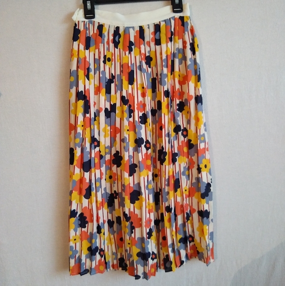 NWT Modcloth Beautifully Upbeat Pleated Mi… - Picture 2 of 8